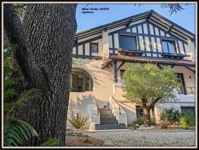 Maison - 170 m² - 8 pièces