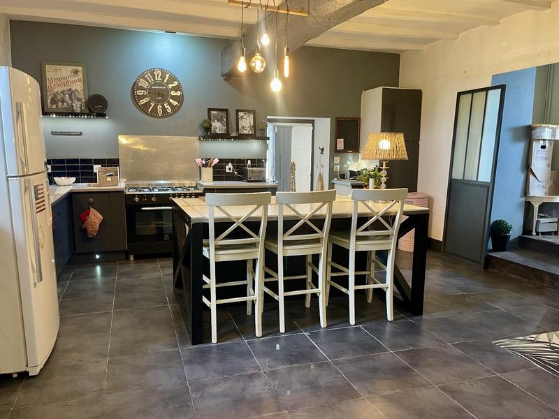 Maison de maîtres - 247 m² - 7 pièces