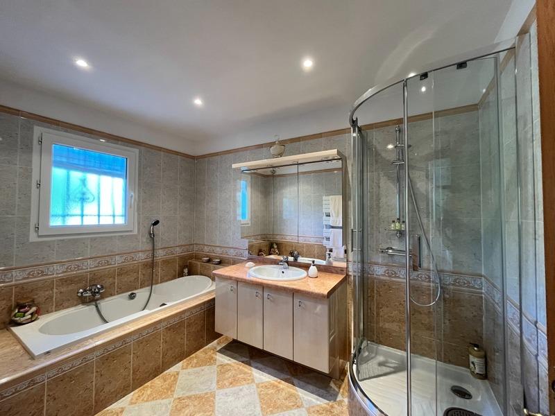 Maison - 190 m² - 6 pièces