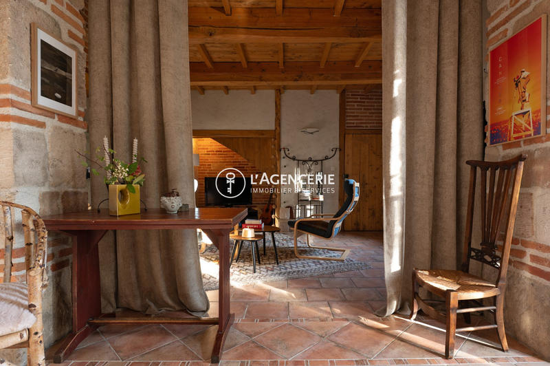 Maison - 300 m² - 7 pièces