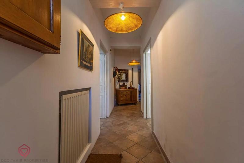 Maison de village - 256 m² - 10 pièces