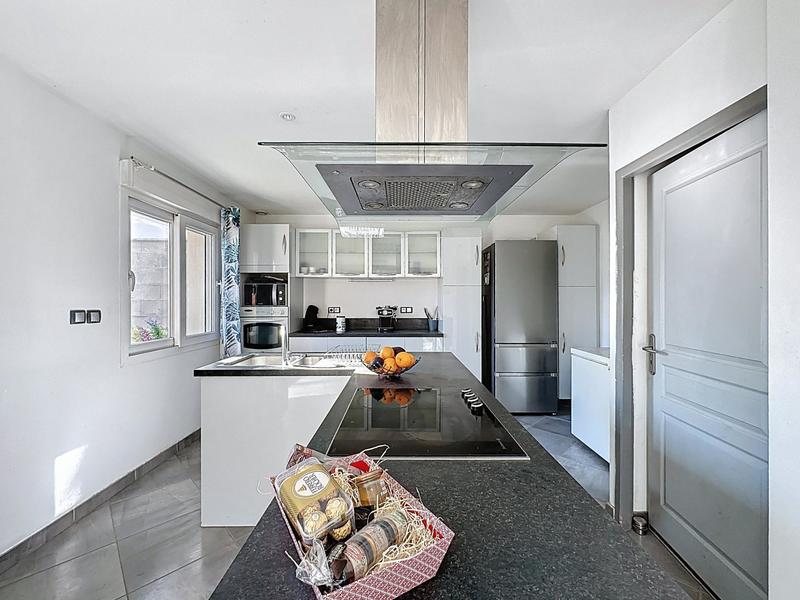 Local commercial - 8 pièces