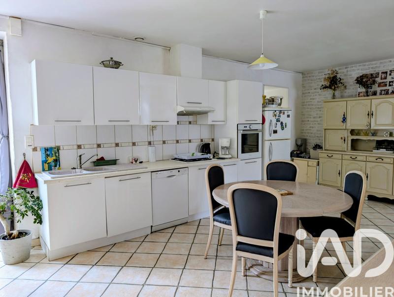 Maison - 214 m² - 8 pièces