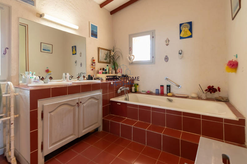 Maison - 213 m² - 8 pièces