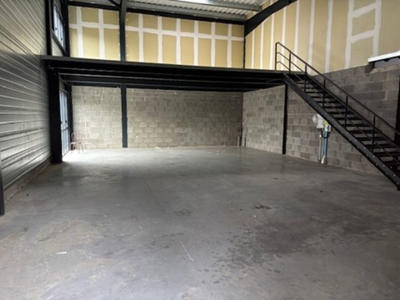Local d'activité / Entrepôt - 171 m²