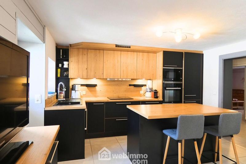 Appartement - 103 m² - 5 pièces