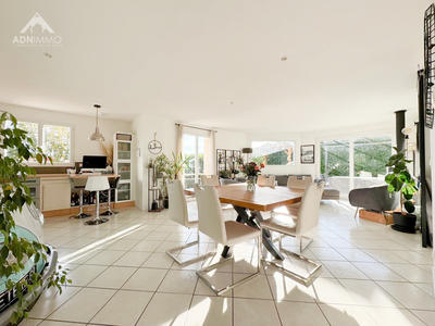 Maison - 152 m² - 6 pièces