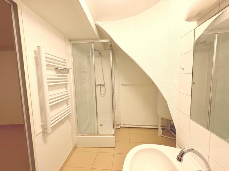 Studio - 25 m² - 1 pièce