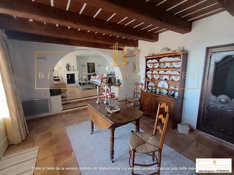Villa - 185 m² - 6 pièces