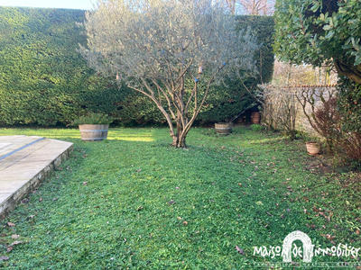 Maison - 353 m² - 9 pièces