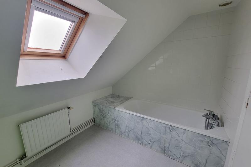 Maison - 94 m² - 5 pièces