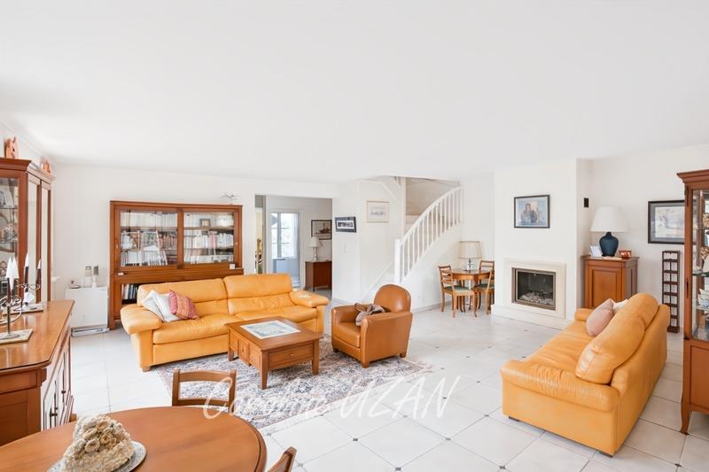 Maison - 165 m² - 6 pièces