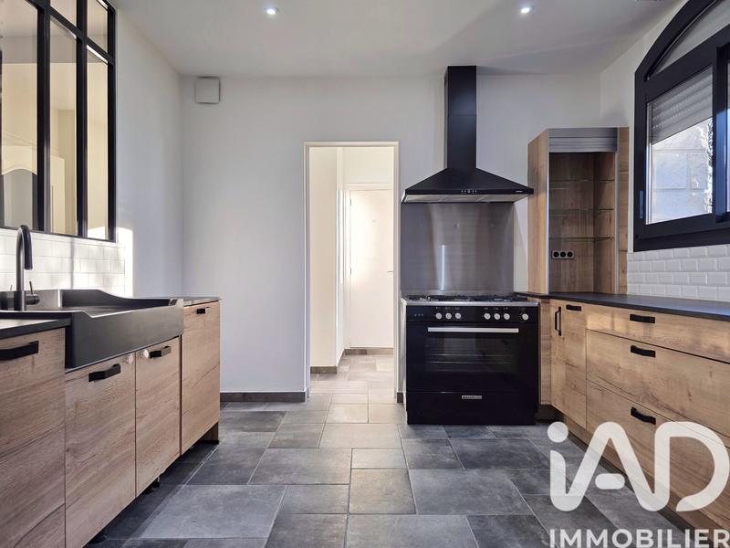 Maison - 220 m² - 7 pièces