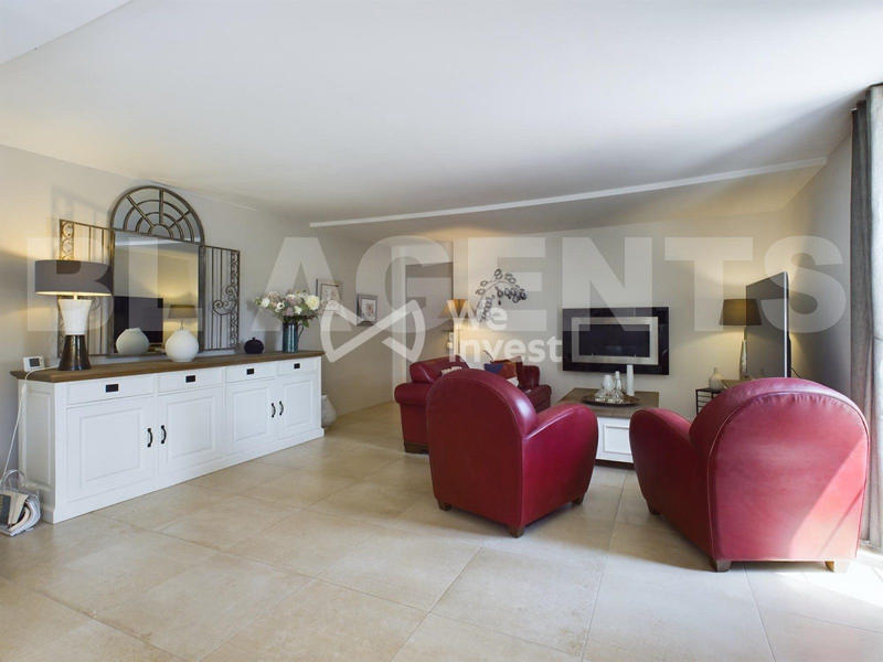 Maison - 294 m² - 9 pièces