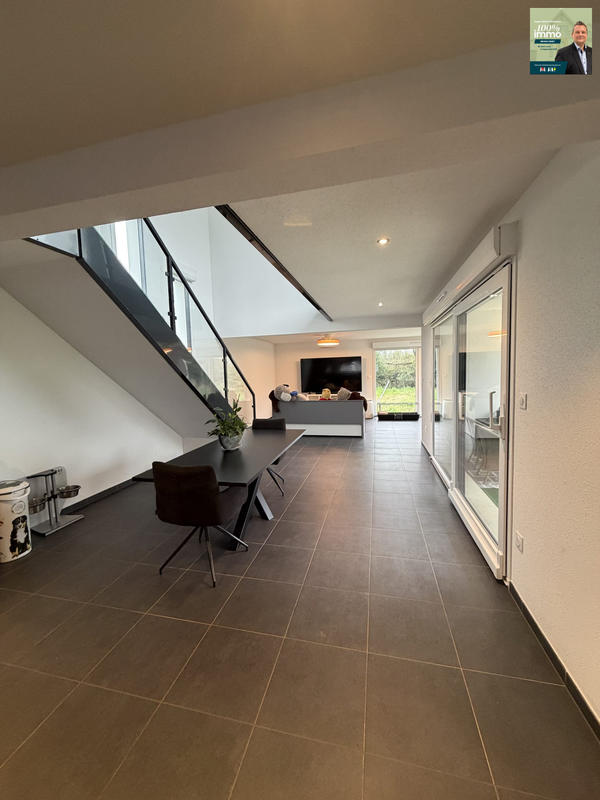 Maison - 250 m² - 7 pièces