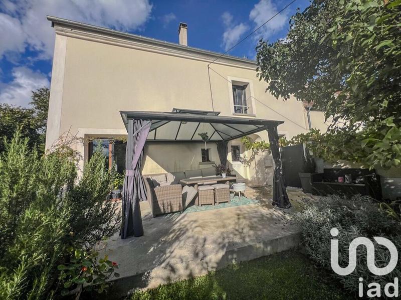 Maison - 235 m² - 8 pièces