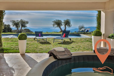 Viager - Villa - 620 m² - 9 pièces