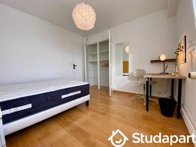 Chambre - 11 m² - 1 pièce