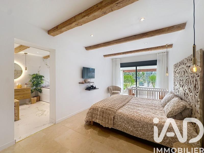 Maison - 206 m² - 6 pièces