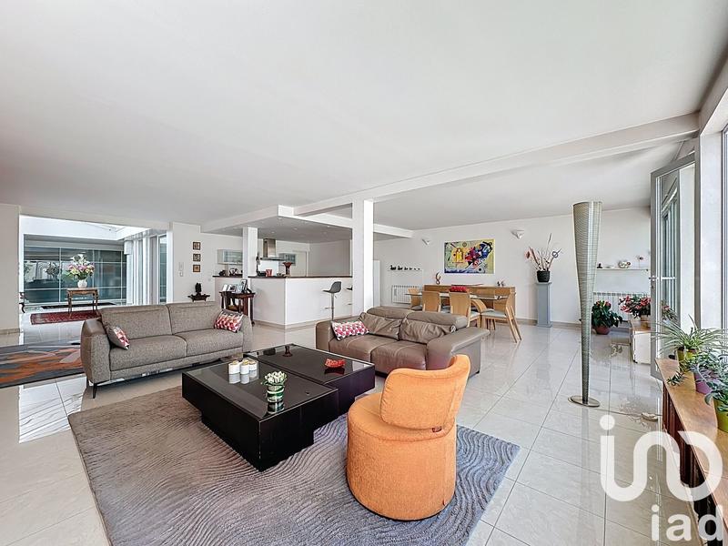 Appartement - 210 m² - 7 pièces