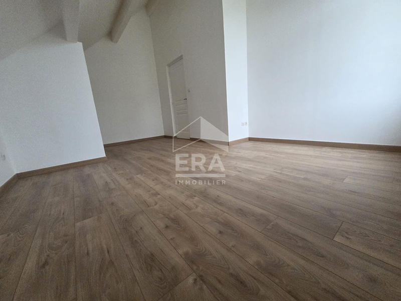 Maison - 152 m² - 8 pièces