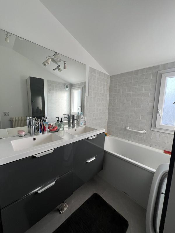 Appartement - 77 m² - 4 pièces