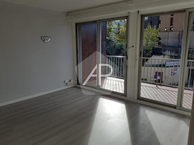 Appartement - 77 m² - 4 pièces