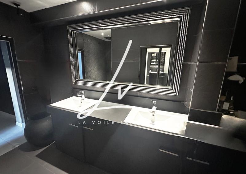 Duplex - 139 m² - 5 pièces