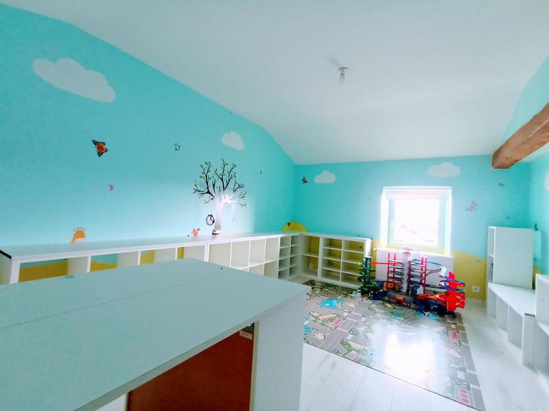 Maison - 220 m² - 12 pièces