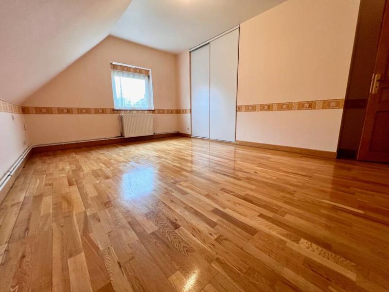 Maison - 185 m² - 8 pièces