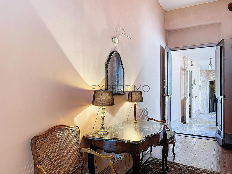 Maison - 255 m² - 8 pièces