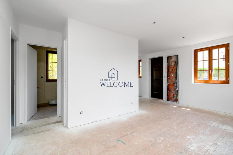 Maison - 195 m² - 10 pièces