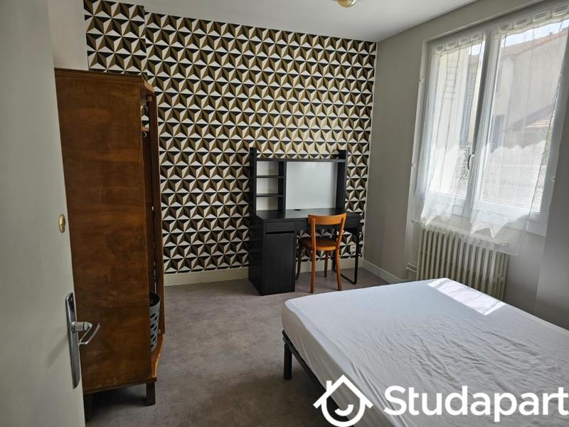 Chambre - 11 m² - 1 pièce