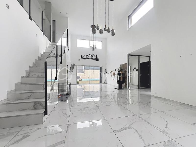 Maison - 159 m² - 6 pièces