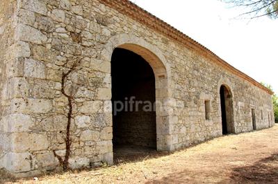 Propriété - 800 m² - 9 pièces