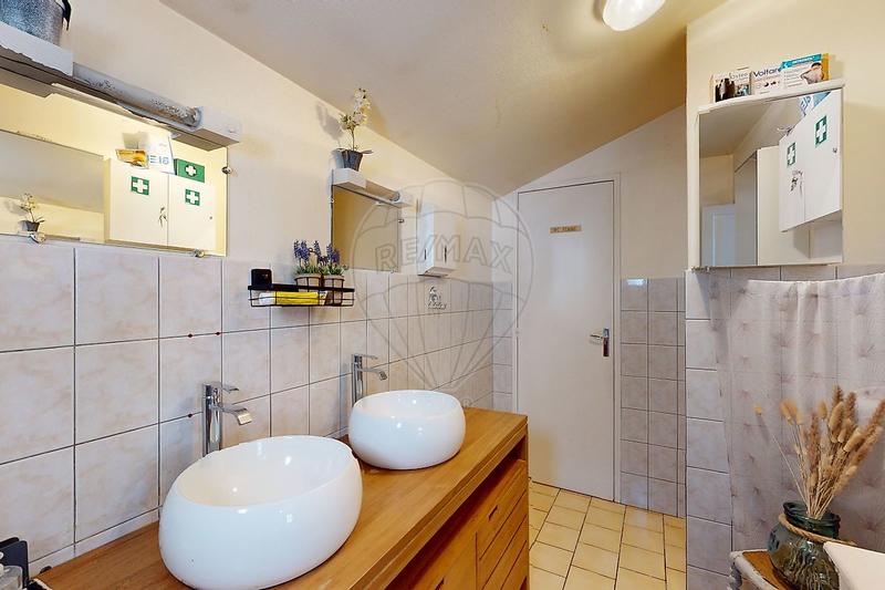 Maison - 245 m² - 6 pièces