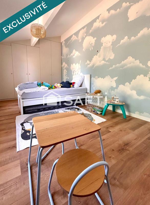 Maison - 284 m² - 8 pièces