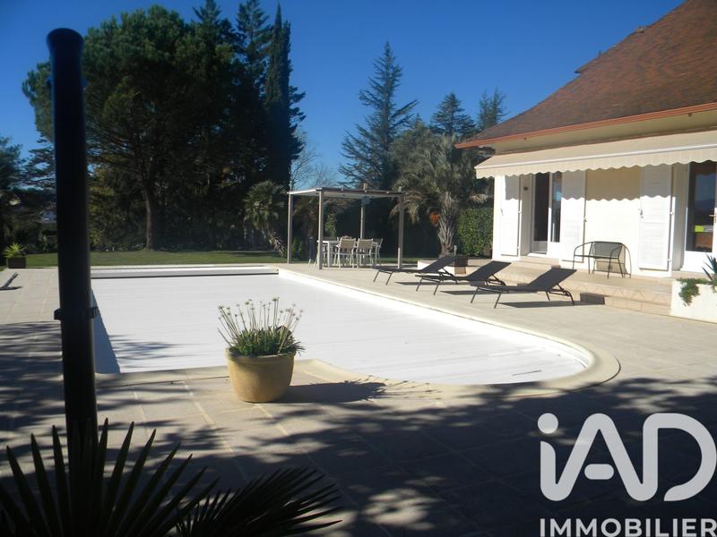 Maison - 230 m² - 7 pièces