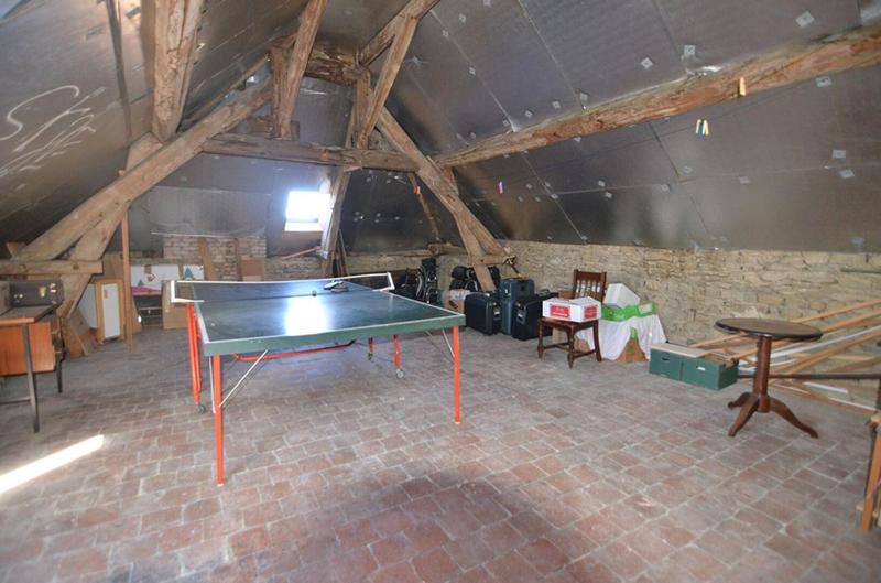 Maison - 250 m² - 9 pièces