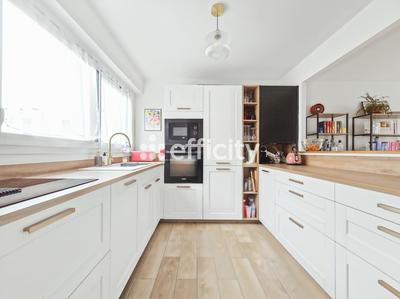 Maison - 99 m² - 5 pièces