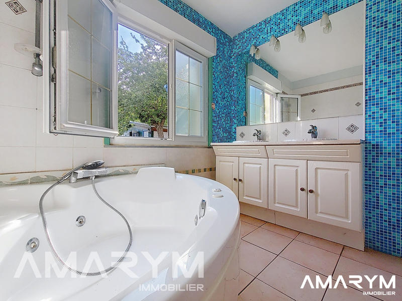 Maison - 85 m² - 5 pièces