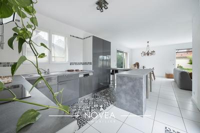 Maison contemporaine - 142 m² - 5 pièces