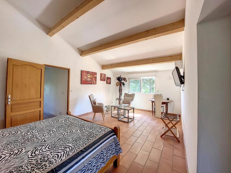 Maison - 210 m² - 6 pièces