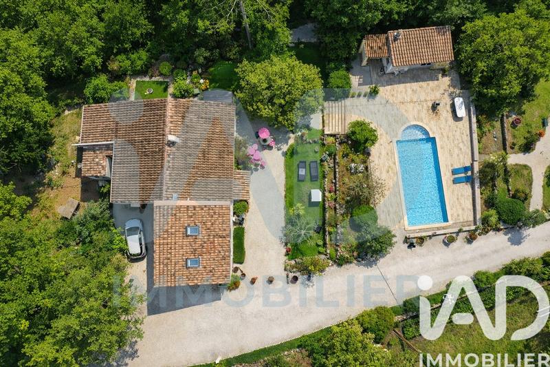 Maison - 177 m² - 7 pièces