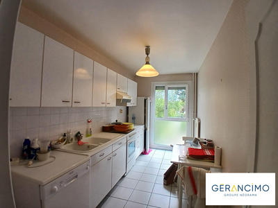 Appartement - 84 m² - 4 pièces