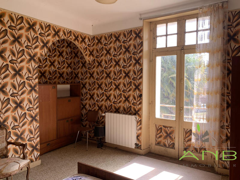 Maison - 250 m² - 13 pièces