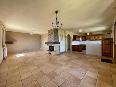 Maison traditionnelle - 228 m² - 8 pièces