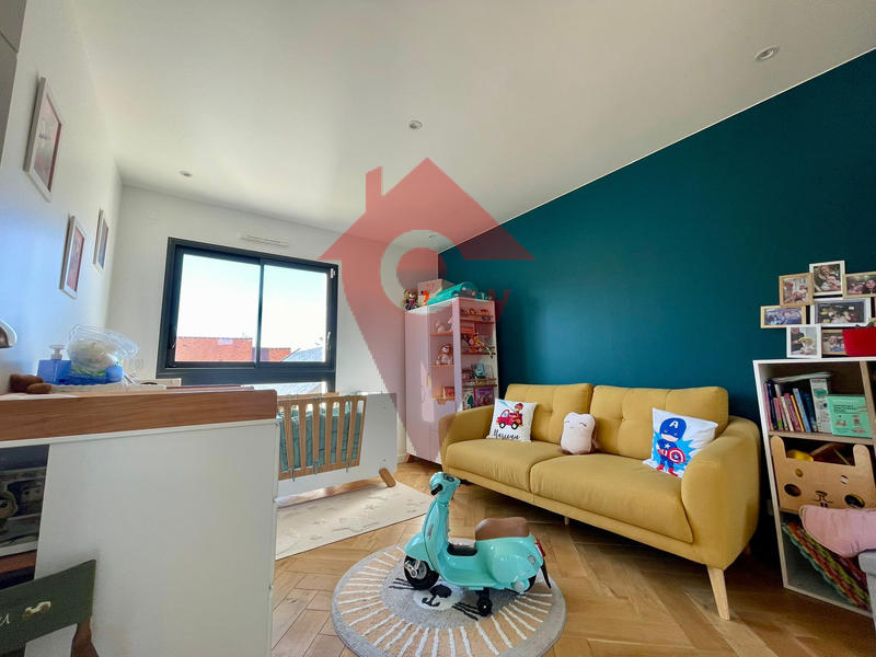 Maison - 212 m² - 7 pièces