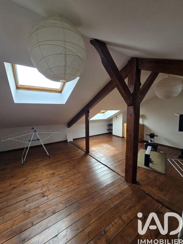 Maison - 235 m² - 7 pièces