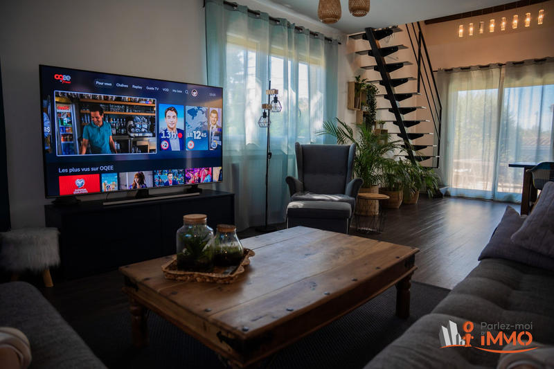 Maison traditionnelle - 196 m² - 7 pièces